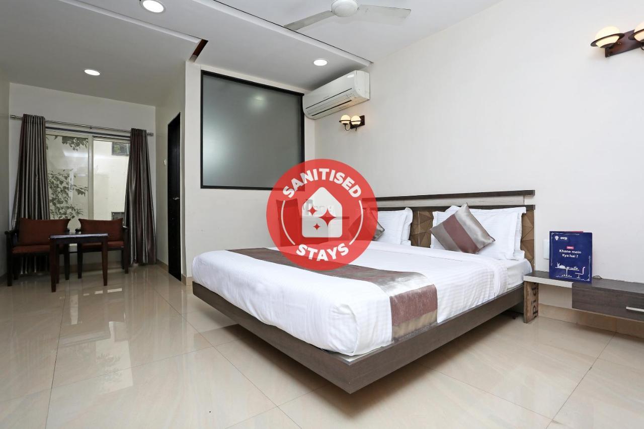 Townhouse Oak Hotel The Sudesh Rāipur Exteriör bild
