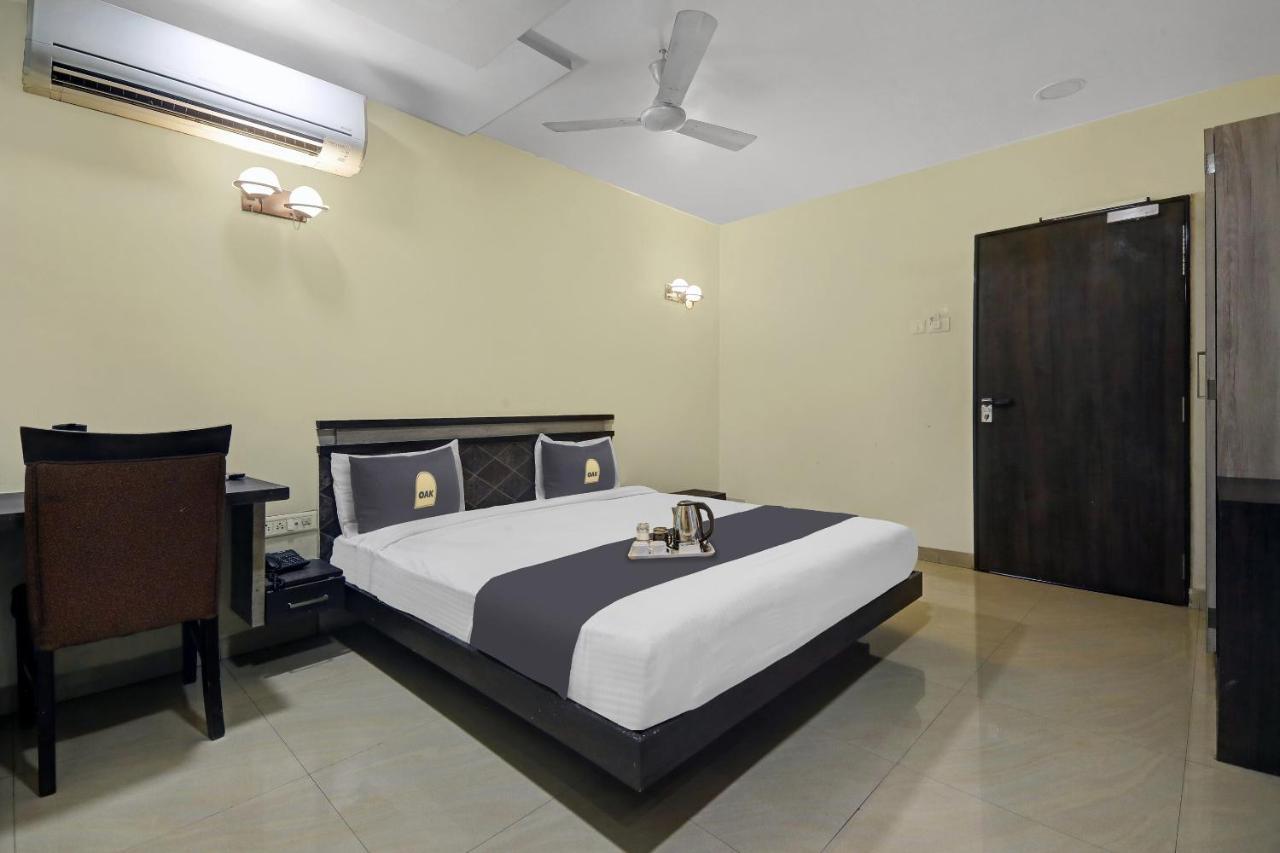 Townhouse Oak Hotel The Sudesh Rāipur Exteriör bild