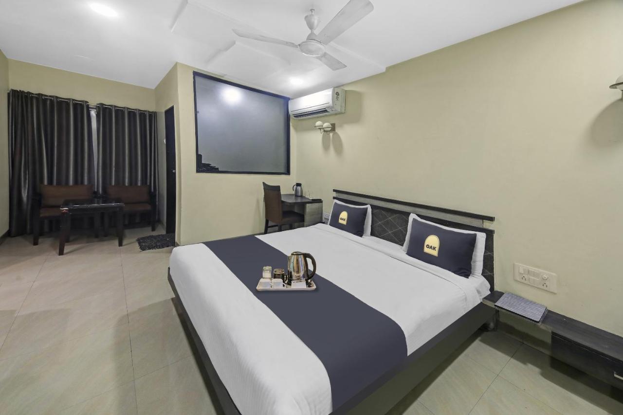Townhouse Oak Hotel The Sudesh Rāipur Exteriör bild